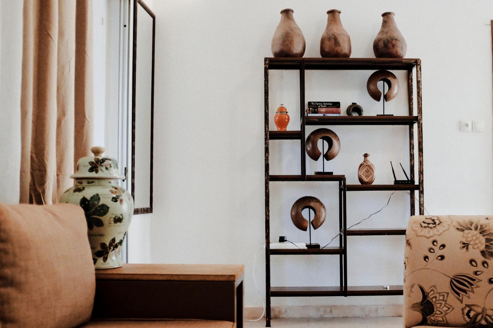 Loman Art Guest house *